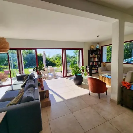 Grande Maison Avec Jardin Holiday home