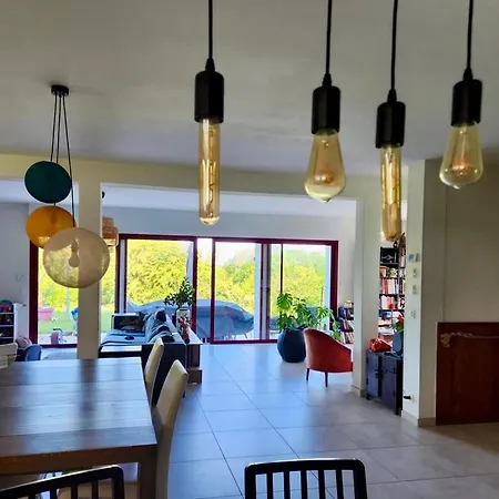 Grande Maison Avec Jardin Nyaraló *